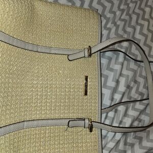 Top handle straw bag